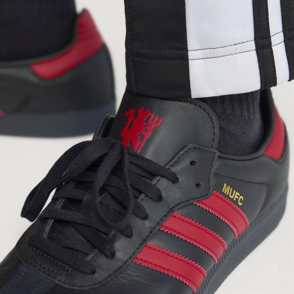 Adidas Football Samba Manchester United Shoes in Black/Mufc Red