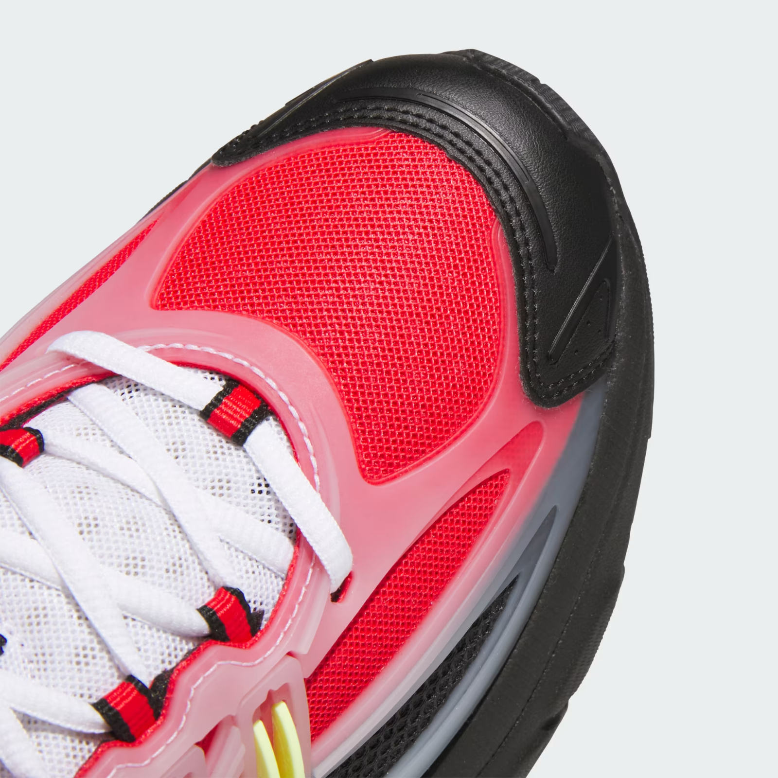 Adidas ADISTAR XLG 2.0 SHOES Running Shoes in Black/Cloud White/Frozen Lemon