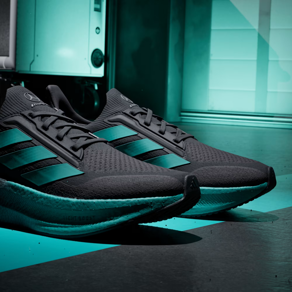 adidas MERCEDES AMG PETRONAS FORMULA ONE TEAM Ultraboost 5X M