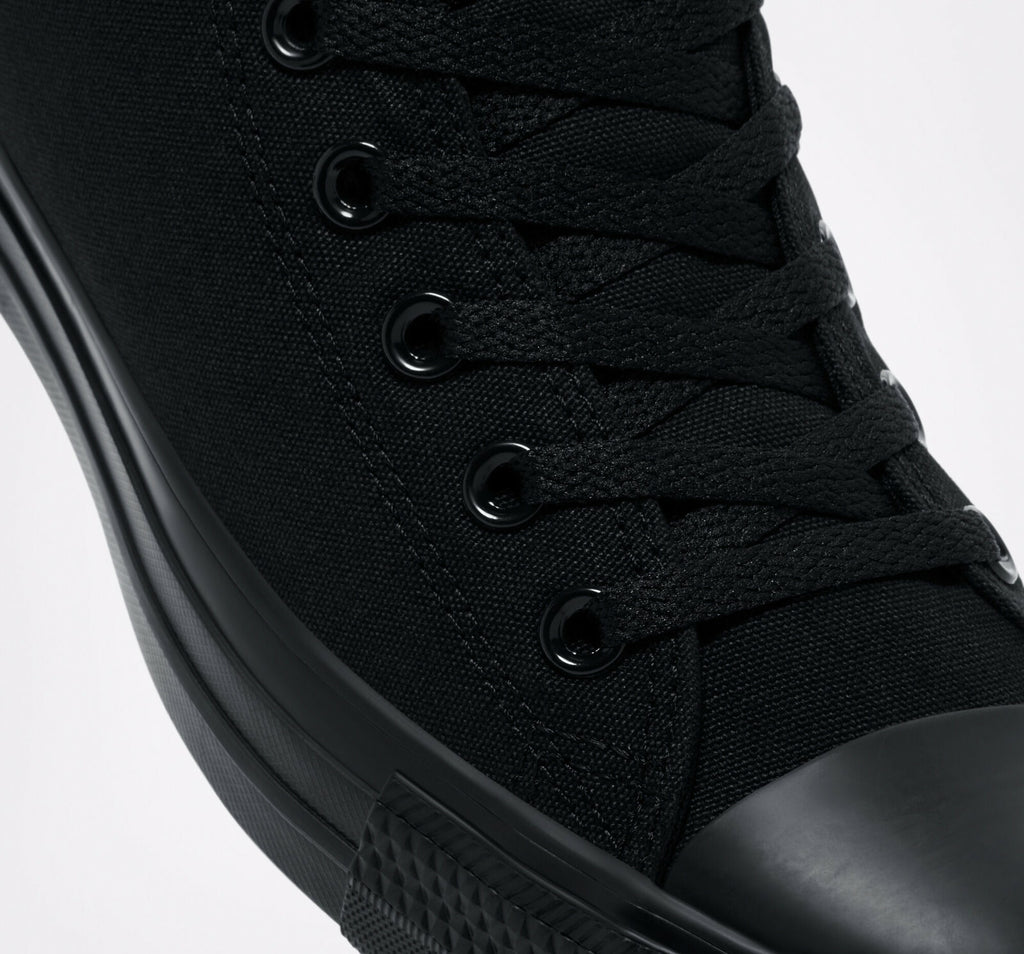 Converse Chuck Taylor All Star Classic Canvas Trainers in Black