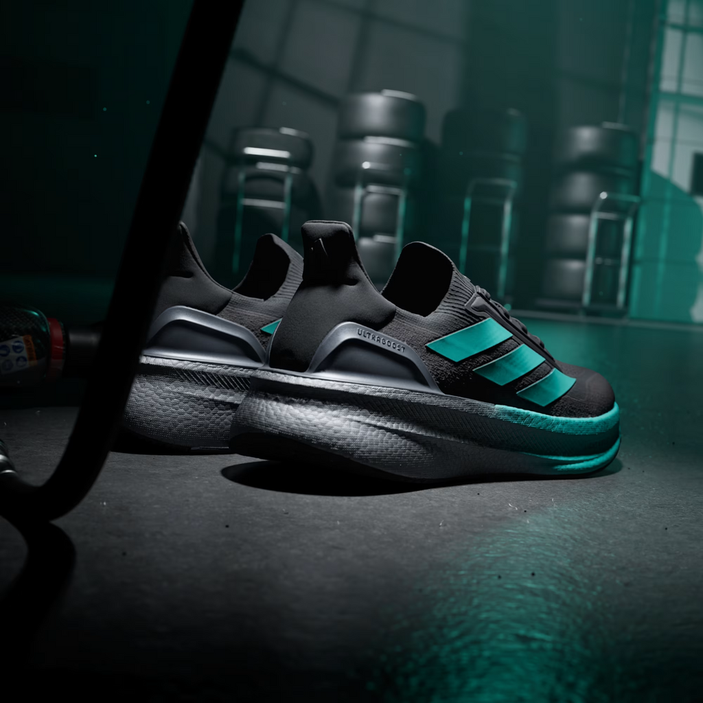 adidas MERCEDES AMG PETRONAS FORMULA ONE TEAM Ultraboost 5X M