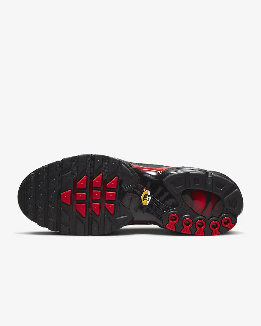 Nike Air Max Plus  Tuned Men's Trainers in Red/Black UK 8 DZ4507-600
