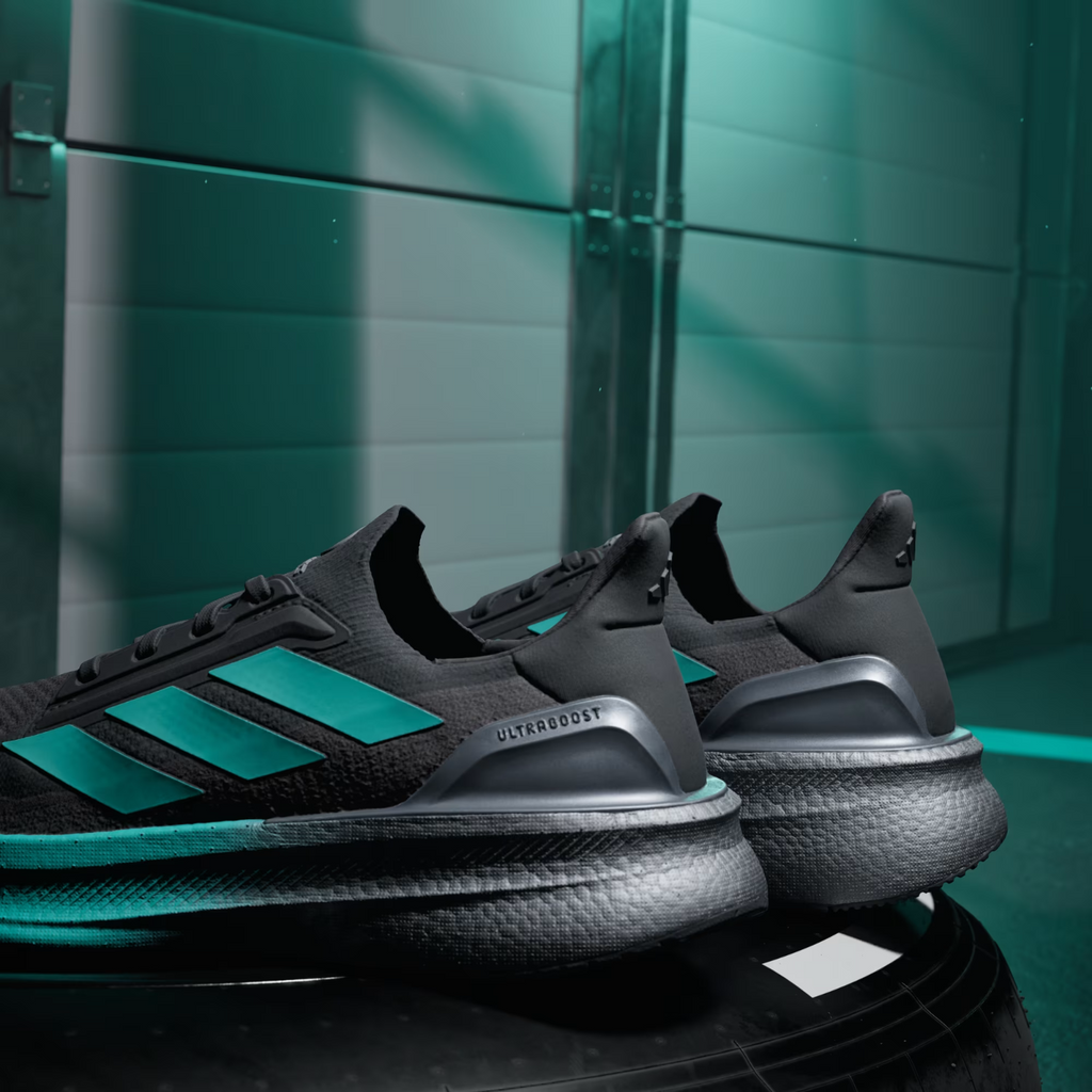 adidas MERCEDES AMG PETRONAS FORMULA ONE TEAM Ultraboost 5X M