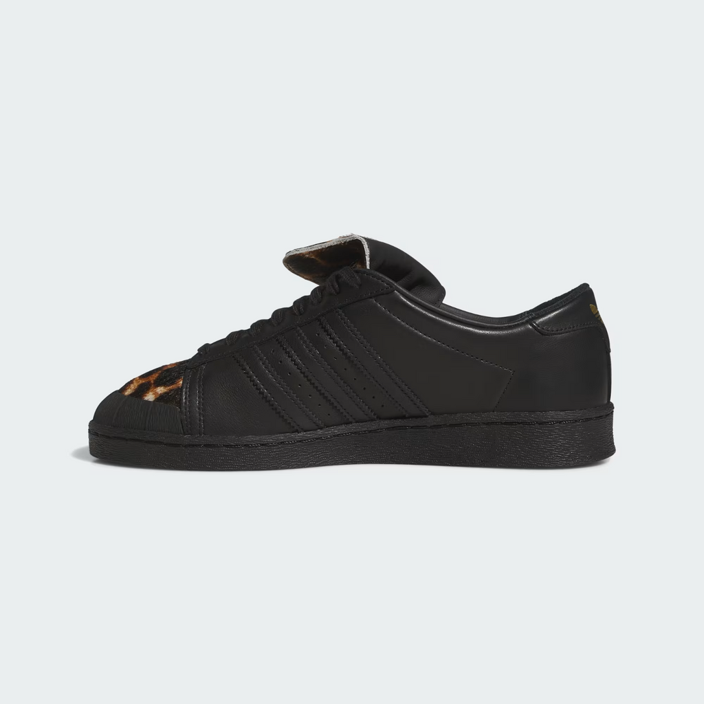 Adidas Men's Chavarria Jabbar Low Shoes in Black