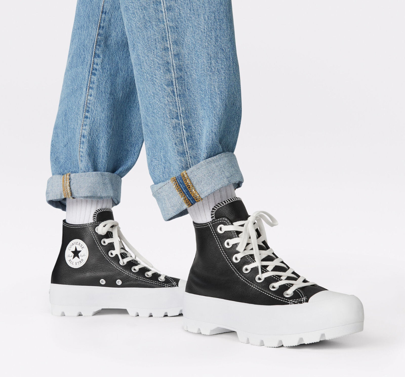 Converse Chuck Taylor All Star Lugged Leather Shoes in Black and White UK 8.5
