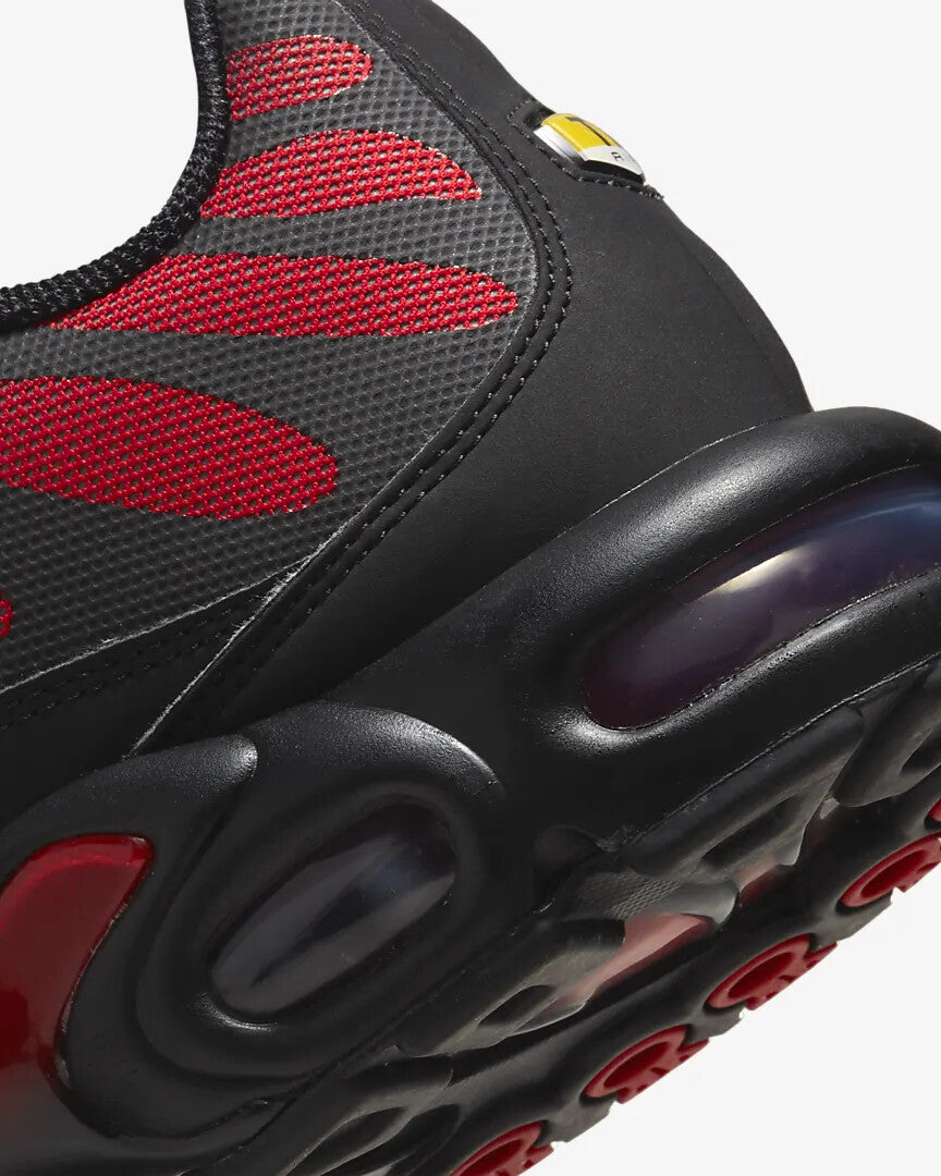 Nike Air Max Plus  Tuned Men's Trainers in Red/Black UK 8 DZ4507-600